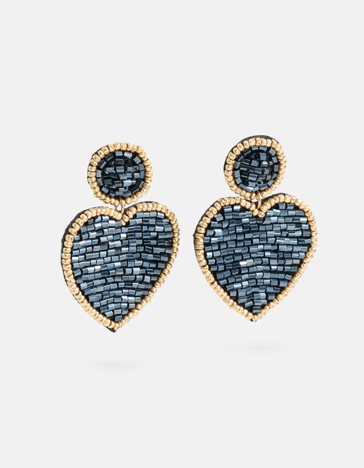 Beaded Heart Oorbellen Donkergrijs 1 Beaded Heart Oorbellen Donkergrijs