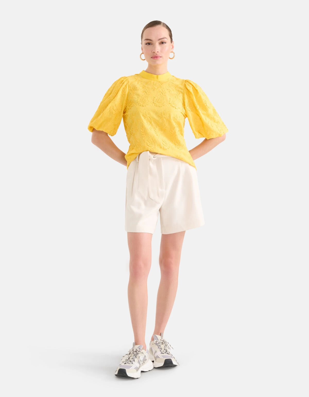 Embroidery Top Geel 1 Embroidery Top Geel